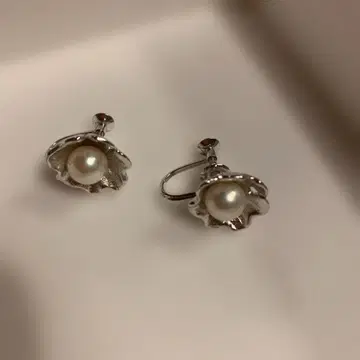 실버 펄 귀걸이 중고품