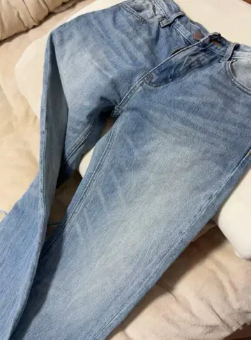 라이트 블루 데님 팬츠