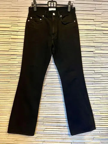 Jieda 블랙 부츠컷 데님