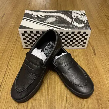 새상품! VANS 반스 스케이트 로퍼 가죽 VN0A5DXUBKA