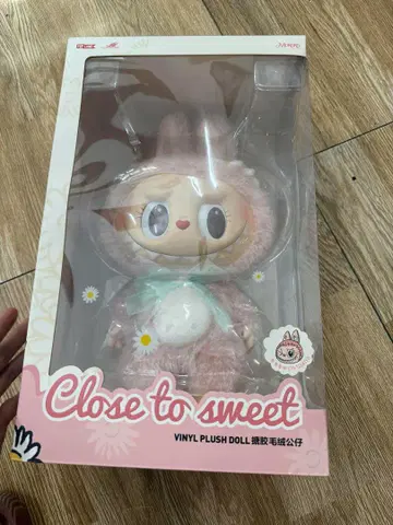 LABUBU MOKOKO CLOSE TO SWEET POPMART