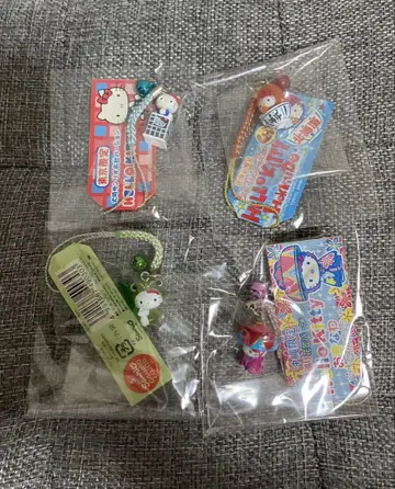 헤이세이 레트로 산리오 헬로키티 네츠케 스트랩 키링 4세트