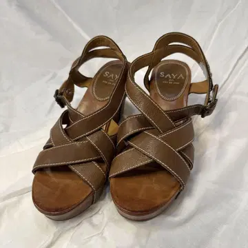 SAYA 브라운 크로스 스트랩 웨지솔 샌들 M size