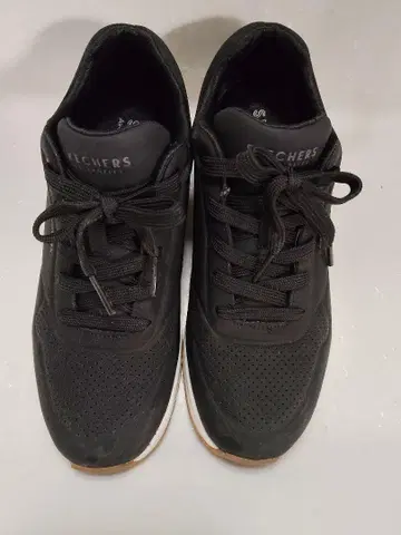 SKECHERS 블랙 스니커즈 24