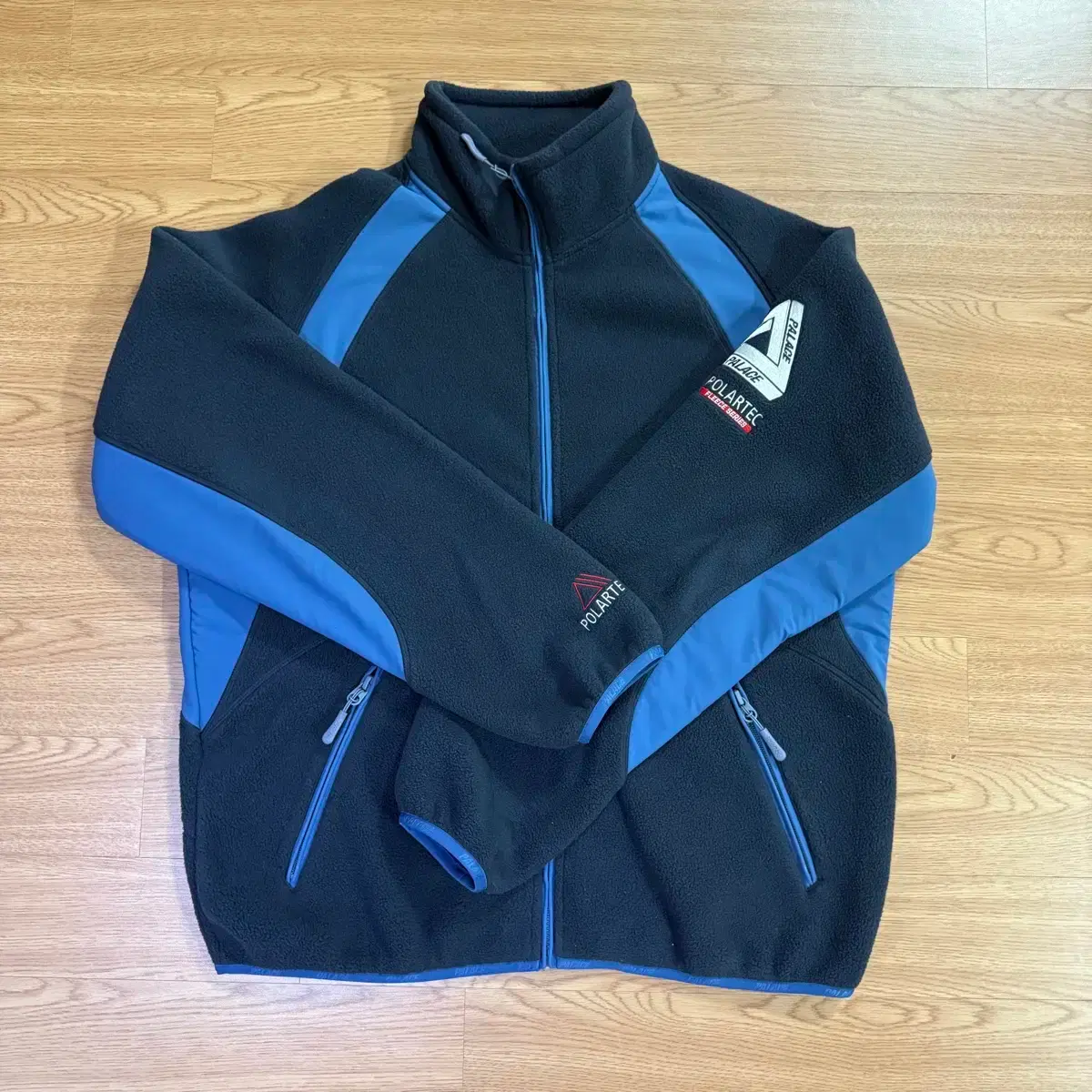 Items Similar to Palace Polartec (Fleece) Like New | Global Bunjang