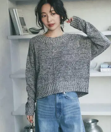 [ 새상품급 ] 리리 얀 크롭 니트 차콜 그레이 라부티크봉봉