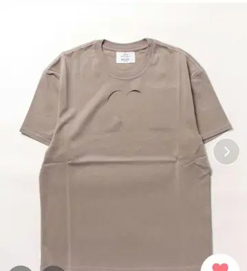 베이직 베이지 하트 컷아웃 티셔츠, 예쁘고 귀여운 팬츠에 잘 어울려요