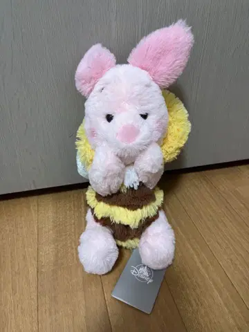 디즈니 스토어 피글렛 꿀벌 봉제 인형 꿀벌의 날