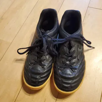 Mizuno Monarcida Neo 풋살화 22.0cm (새상품급)