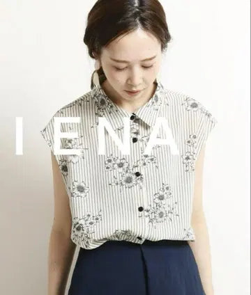 IENA 스트라이프 플라워 슬리브리스 셔츠 블라우스