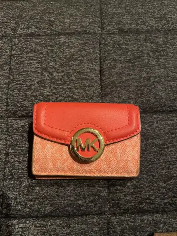 Michael Kors 3단 폴더형 지갑