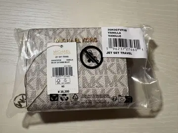 MICHEAL KORS 2단 지갑 새상품 미개봉 가격 인하 가능