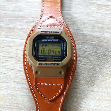 CASIO G-SHOCK 5600 골드 액정 가죽 밴드