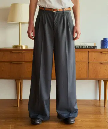 CAMPHOR WOOD 2tuck wide baggy slacks