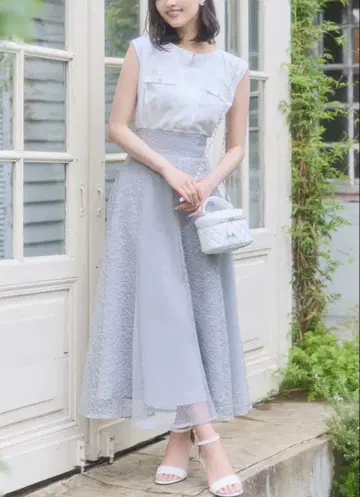 미사용 새상품 택 컷 화이트 레이스 플레어 스커트