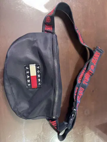 TOMMY JEANS 바디백 네이비