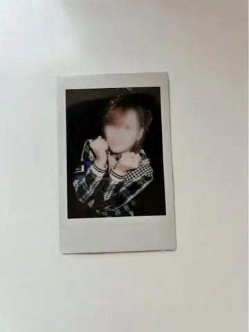 러브식 유손 폴라로이드 사진