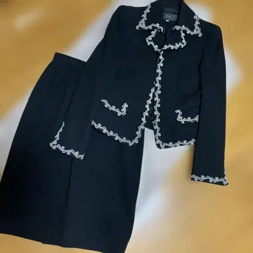 매기 블랙 몰 수트
