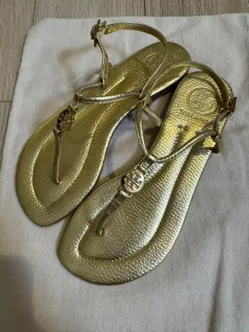 토리버치 골드 플랫 샌들 스트랩