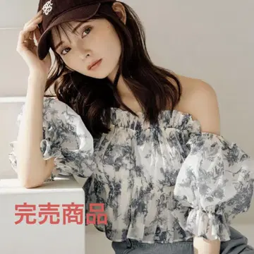 SNIDEL 스나이델 개더 오프숄 블라우스