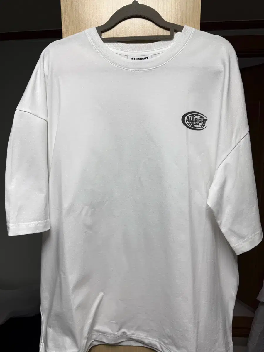 Alright pop up Black, White [M]