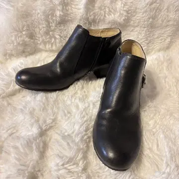 미품 REGAL 블랙 가죽 사이드 지퍼 숏부츠 23cm