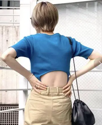 백 오픈 핏 하프 슬리브 Tee