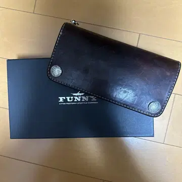 Funny 가죽 장지갑