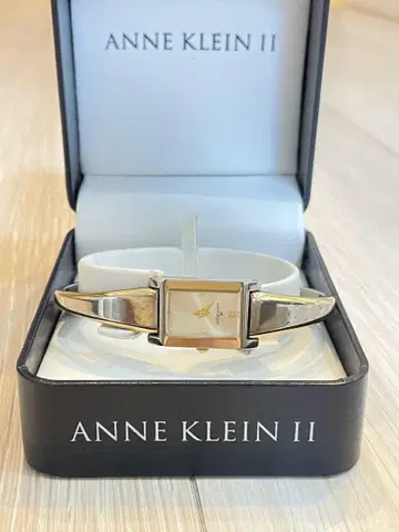 [인기 작동품] ANNE KLEIN 손목시계