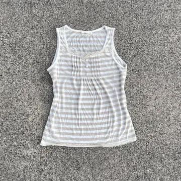 빈티지 Y2K 00s feminine 탱크 탑 (단 한 점)