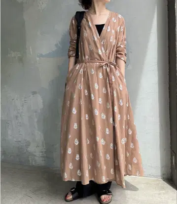 새상품 누키테파 코튼 보일 포일 플라워 가운 실버 금박