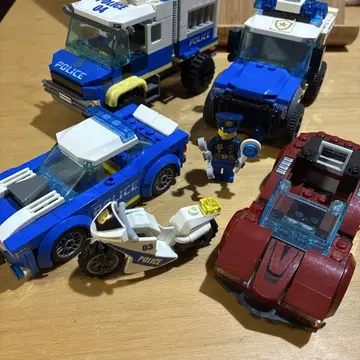 LEGO 경찰 차량 세트 미니 피규어 포함
