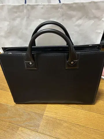 블랙 토트백 합성 피혁