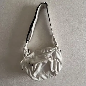fulcro 풀크로 숄더백 아이보리