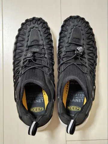 KEEN 유니크 스니크 블랙 스니커즈 24.5cm
