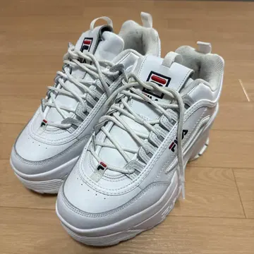 FILA 통굽 화이트 스니커즈