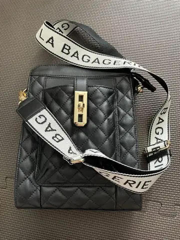 LA BAGAGERIE 쉽 퀼트 W 스트랩 스퀘어 숄더