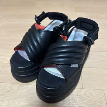 Yosuke 블랙 스포츠 샌들 통굽 23.5