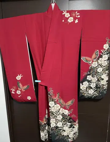 후리소데 빨간색 블랙 순수 실크 성인식 나비