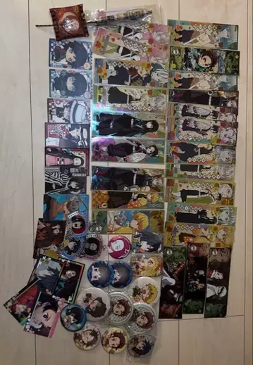 귀멸의 칼날 굿즈 다수. 내용은 이미지에서 확인해주세요.