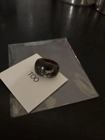 TOO - RING ERE black marble