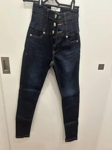 FIX DENIM 하이웨스트 데님 emoda