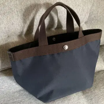 새상품급 에르베샤펠리에 네이비 프랑스 토트백