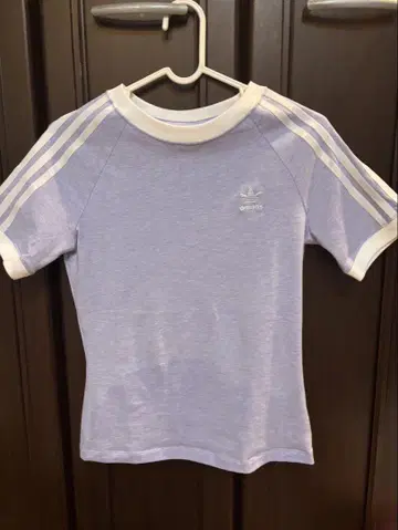 adidas 라벤더 반팔 티셔츠 M
