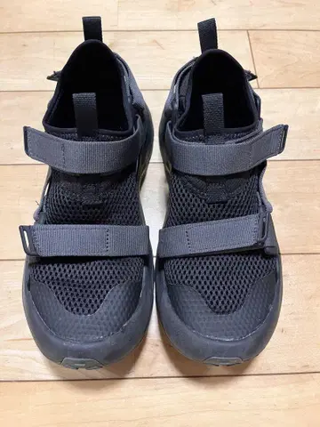 TEVA 블랙 스포츠 샌들 메쉬 소재