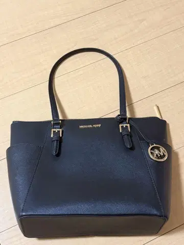 MICHAEL KORS 블랙 토트백