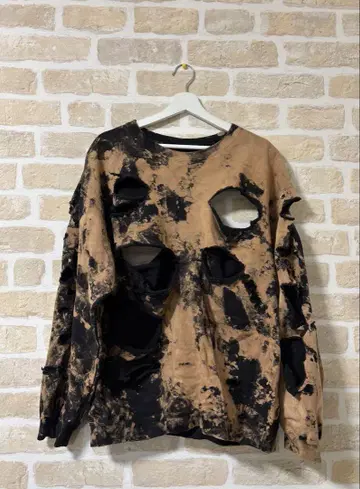DISTRESSED CREWNECK / SAND