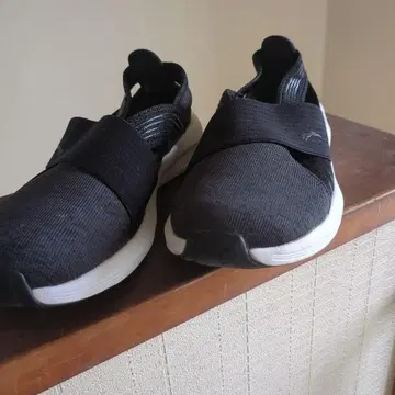 여성용 블랙 Puma 푸마 소프트폼 스니커즈