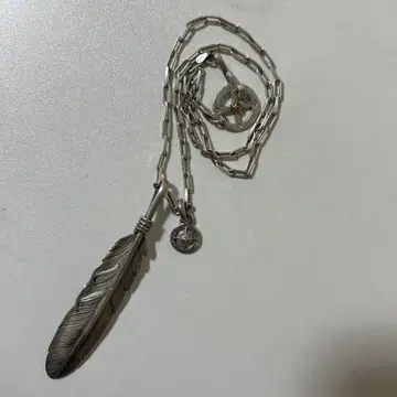 실버 깃털 디자인 목걸이