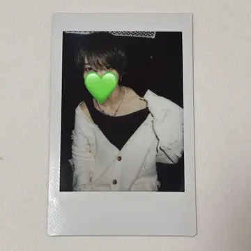 러브식 료 폴라로이드 사복